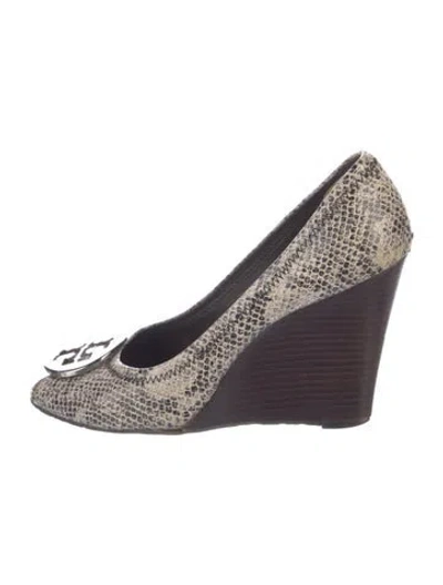 Pre-owned Tory Burch Snakeskin Animal Print Pumps In Neutral