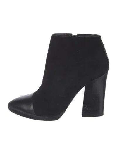 Pre-owned Tory Burch Suede Boots In Black