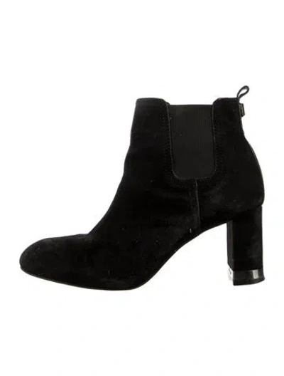 Pre-owned Tory Burch Suede Chelsea Boots In Black