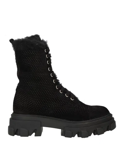 Tory Burch Suede Chunky-heel Plus-size Platform Boots In Black
