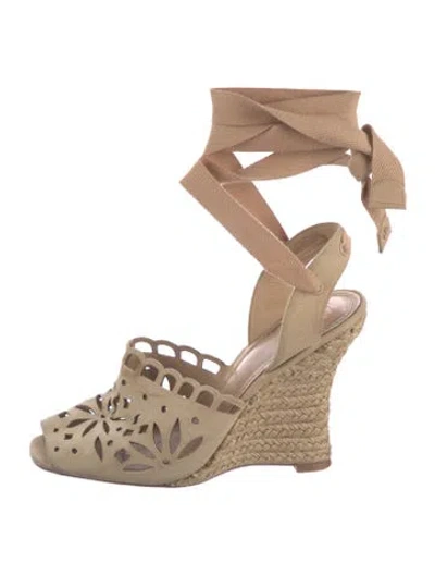 Pre-owned Tory Burch Suede Lasercut Accents Pumps In Neutrals