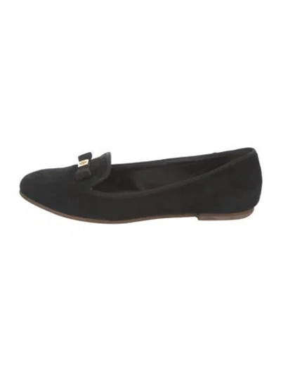 Pre-owned Tory Burch Suede Loafers In Black