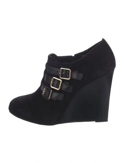 Pre-owned Tory Burch Suede Pumps In Black