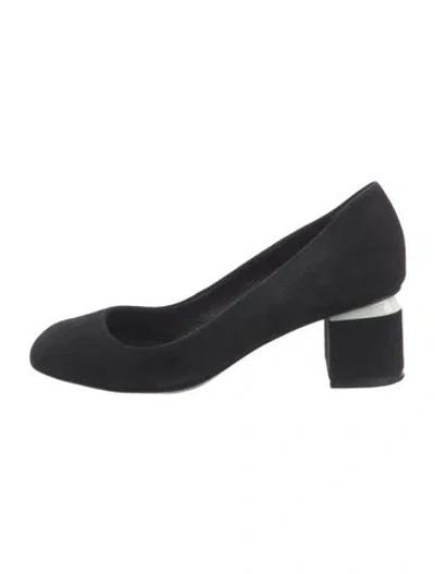 Pre-owned Tory Burch Suede Pumps In Black