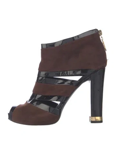 Pre-owned Tory Burch Suede Pumps In Brown