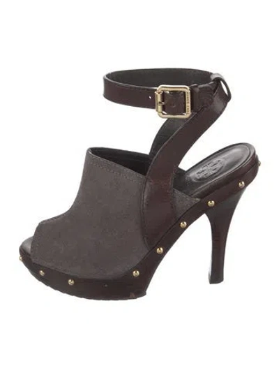 Pre-owned Tory Burch Suede Studded Accents Pumps In Grey