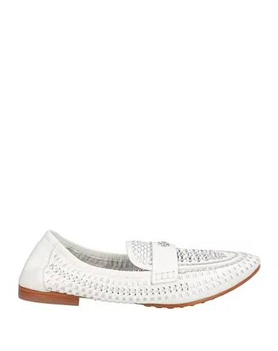 Tory Burch Two-tone Loafers In White