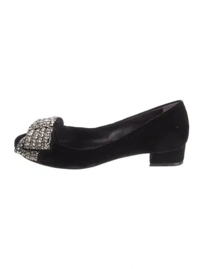 Pre-owned Tory Burch Velvet Pumps In Black