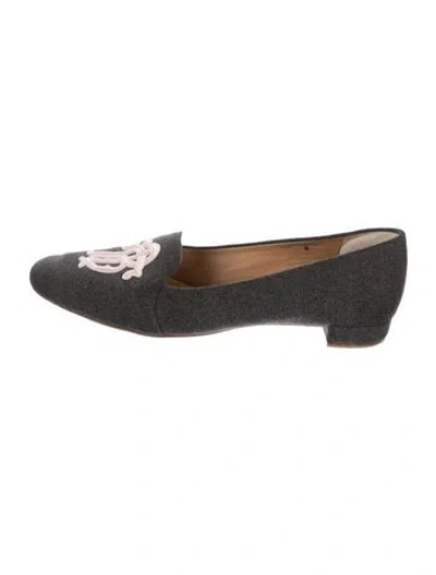 Pre-owned Tory Burch Vintage Embroidered Accent Loafers In Grey