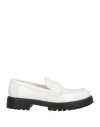 Tory Burch White Loafer With Logo Plate In White