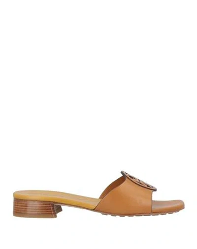 Tory Burch Woman Sandals Camel Size 7.5 Calfskin In Brown