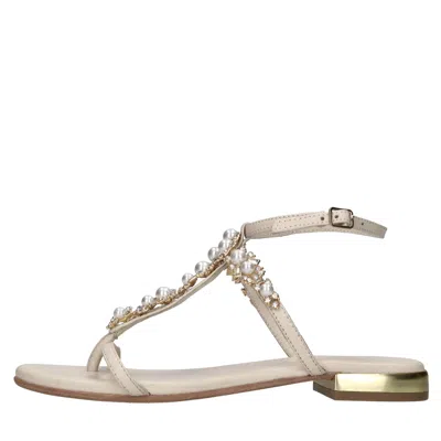 Tosca Blu Flat Shoes In Panna Pastello