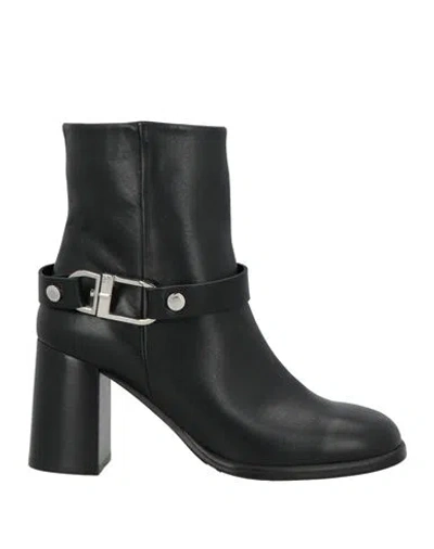 Tosca Blu Studio Woman Ankle Boots Black Size 7 Leather