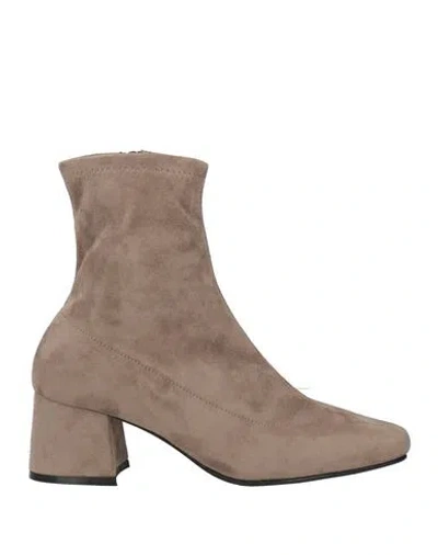 Tosca Blu Studio Woman Ankle Boots Taupe Size 7 Leather In Gray