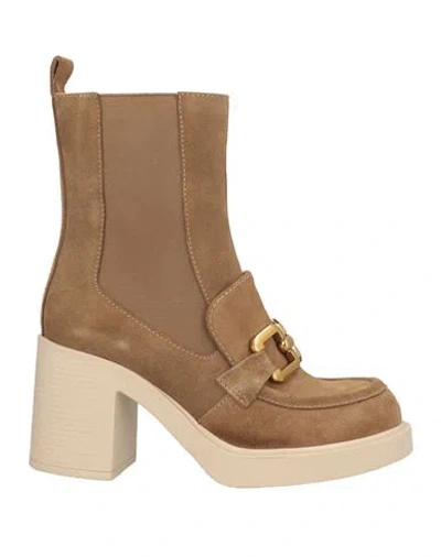 Tosca Blu Woman Ankle Boots Camel Size 7 Leather In Neutral
