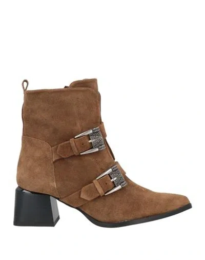 Tosca Blu Woman Ankle Boots Khaki Size 11 Soft Leather In Beige