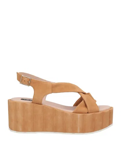 Tosca Blu Sandals In Beige