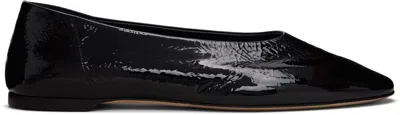 Totême Crinkled Patent-leather Ballet Flats In Black