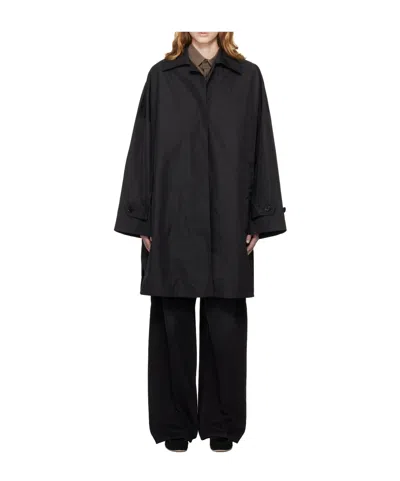 Totême Car Long-sleeved Trench Coat In Black
