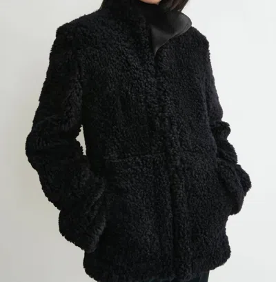 Totême Cinched Shearling Jacket In Navy In Blue