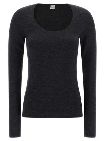 Totême Compact Knit Long-sleeve Sweater In Black