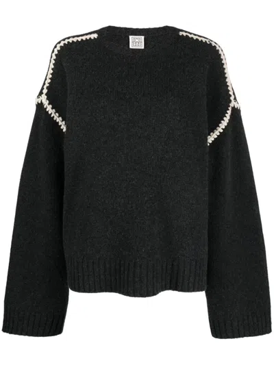 TOTÊME TOTEME EMBROIDERED WOOL JUMPER
