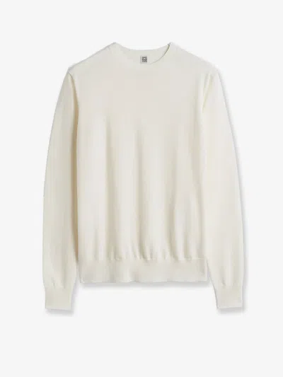 Totême Fine Crew Knit Wool And Silk Blend Sweater In White