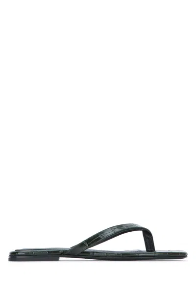 Totême Toteme Croco-embossed Flip Flops In Green