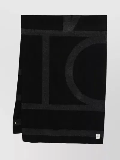 TOTÊME GEOMETRIC PATTERN WOOL SCARF WITH SOFT TEXTURE