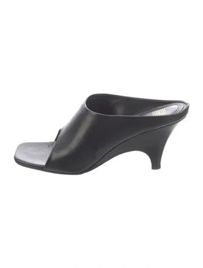 Pre-owned Totême Leather Slides In Black