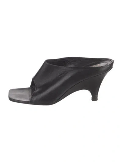 Pre-owned Totême Leather Slides In Black