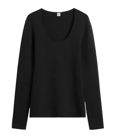 Totême Long-sleeved Sweater In Black