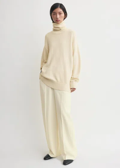 Totême Longline Turtleneck Ecru In Neutral