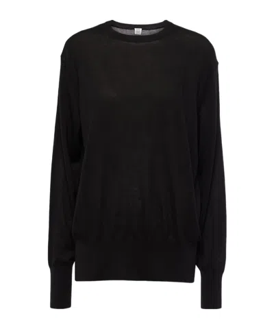 Totême Long-sleeved Sweater In Black