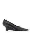 Totême Sharp Wedge Pumps For Effortless Elegance In Black