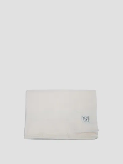 Totême Toteme Monogram Twill Scarf In Off White