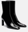 Totême Ankle Boots Aus Lackleder In Burgundy