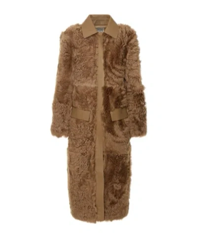 Totême Pointed Collar Long-sleeved Fur