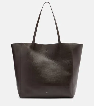 Totême Roam Large Leather Tote Bag In Brown