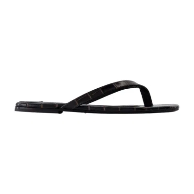 Totême Toteme Pre Leather Flat Thong Sandals In Brown