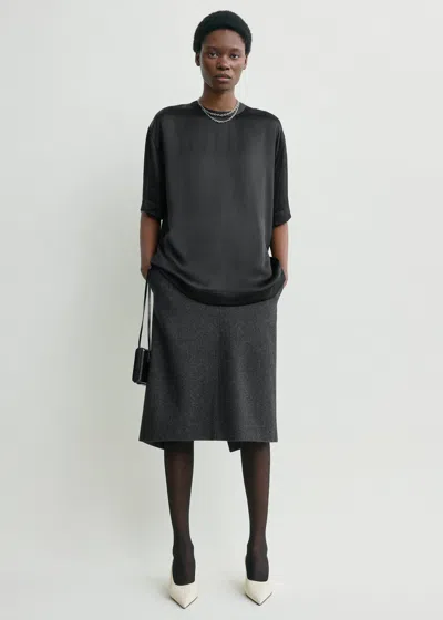 Totême Satin Tee Black In Gray