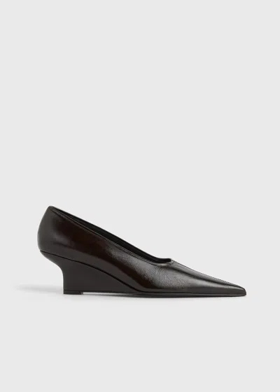 TOTÊME SHARP NAPLACK WEDGE PUMPS BARK