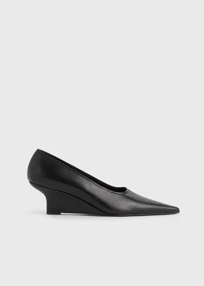 Totême Toteme Sharp Wedge Pumps In Black