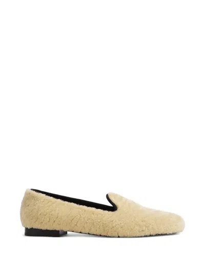Totême Shearling Loafers In Nude