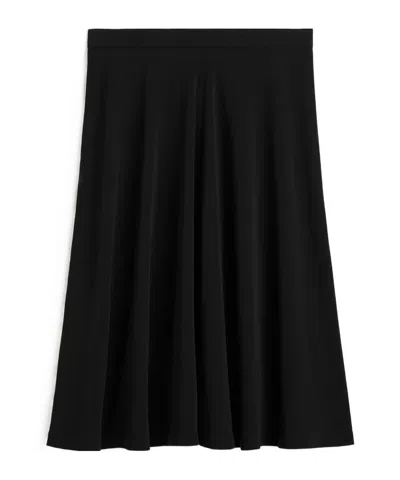 Totême Short Fringed Knitted Skirt In Black