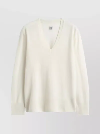 Totême Soft Cashmere V-neck Sweater With Long Sleeves In White