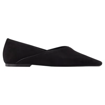 Totême The Everyday Suede Ballet Flats In Black