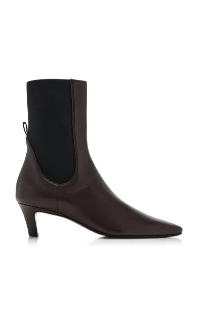Totême The Mid Heel Leather Boots In Brown