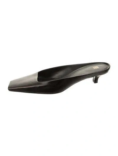 Pre-owned Totême The Mule Kitten Heels Leather Mules In Black