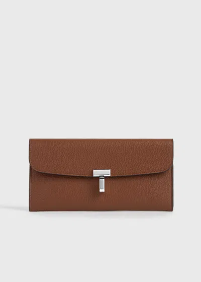 Totême T-lock Grained-leather Wallet Sienna